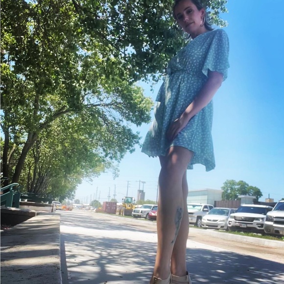 Mint green belted dress - Picture 3 of 5